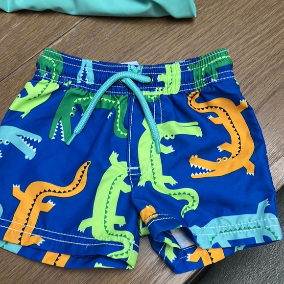 Carter’s Swim Set - Picture 6 of 6